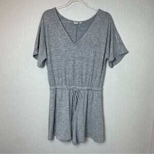 GAP Heathered Gray Vneck Shorts Romper Size Small SO SOFT